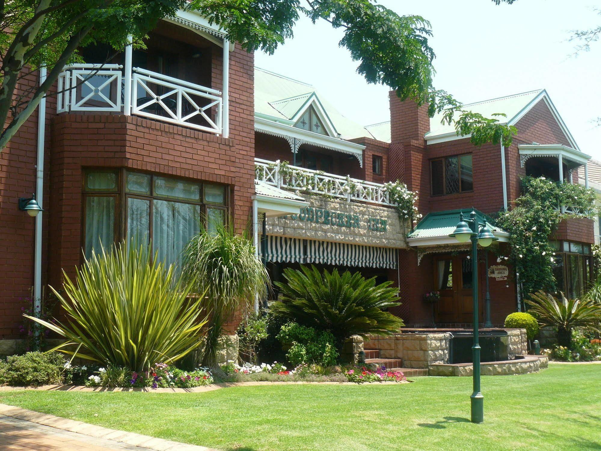 The Woodpecker Inn Pretoria Exterior foto